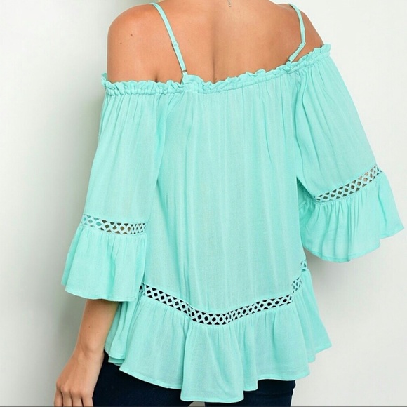 🎉HP🎉💜LAST ONE💜Cold Shoulder Mint Top - Picture 2 of 4